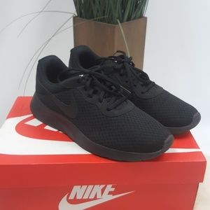 Women's Nike Tanjun sneakers